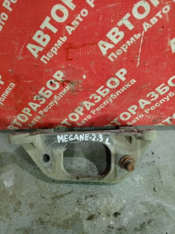 Кронштейн опоры двигателя Renault megane 2007 8200277212 2 K4MD812, левый