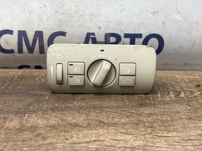 Блок включения фар Volvo S80 30739422 С80 4.4 B8444S