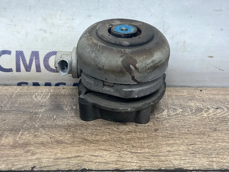 Опора ДВС Audi A8 4E0199381FN D3 5.2 BSM, правая