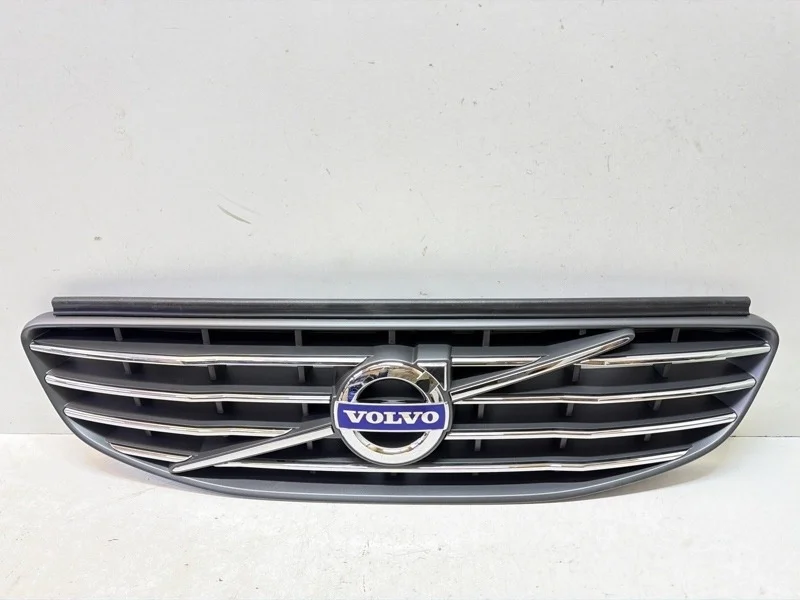 Решетка радиатора Volvo XC60 2013-2017