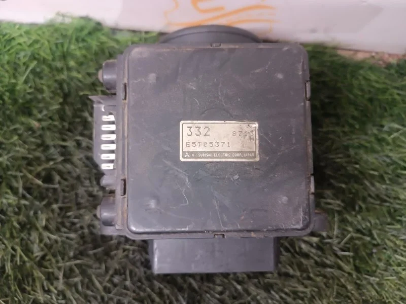 Датчик массового расхода воздуха Mitsubishi Carisma E5T05371 4G93 1.8