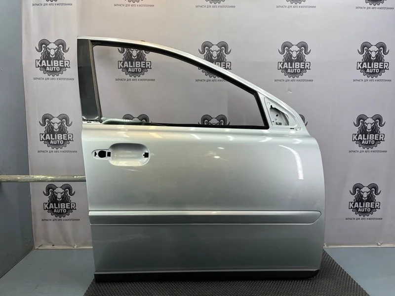 Дверь Volvo XC90 2010 31385353 2.4 D5244T4, передняя правая