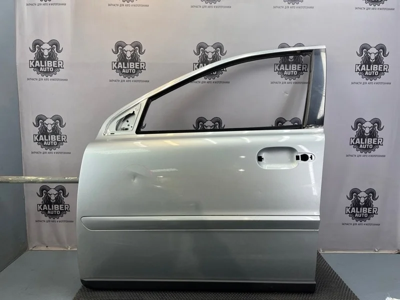 Дверь Volvo XC90 2010 31385352 2.4 D5244T4, передняя левая