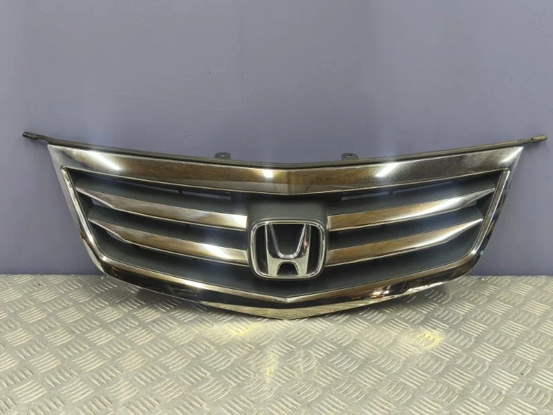 Решетка радиатора Honda Accord 2011 71121TL0G51 CW2