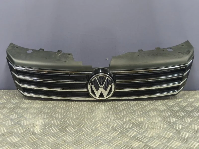 Решетка радиатора volkswagen Passat 3AA853651 B7 CAX