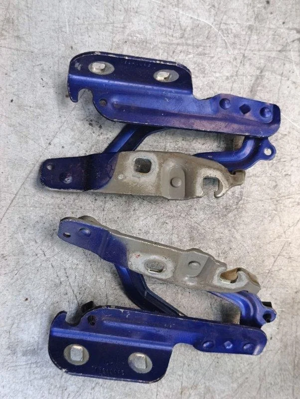 Петля капота левая + правая ford Fiesta 6 2008-2012