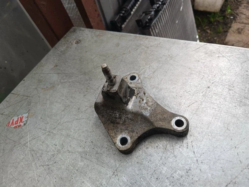 Кронштейн мкпп ford fusion 2002-2012