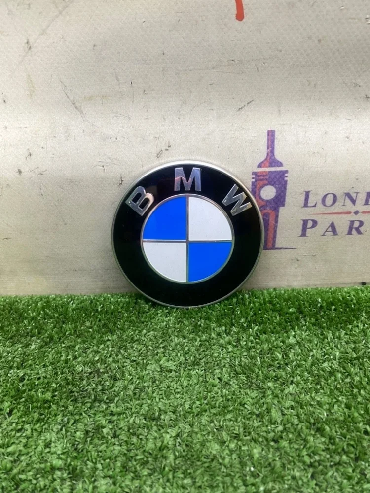 Эмблема bmw F20
