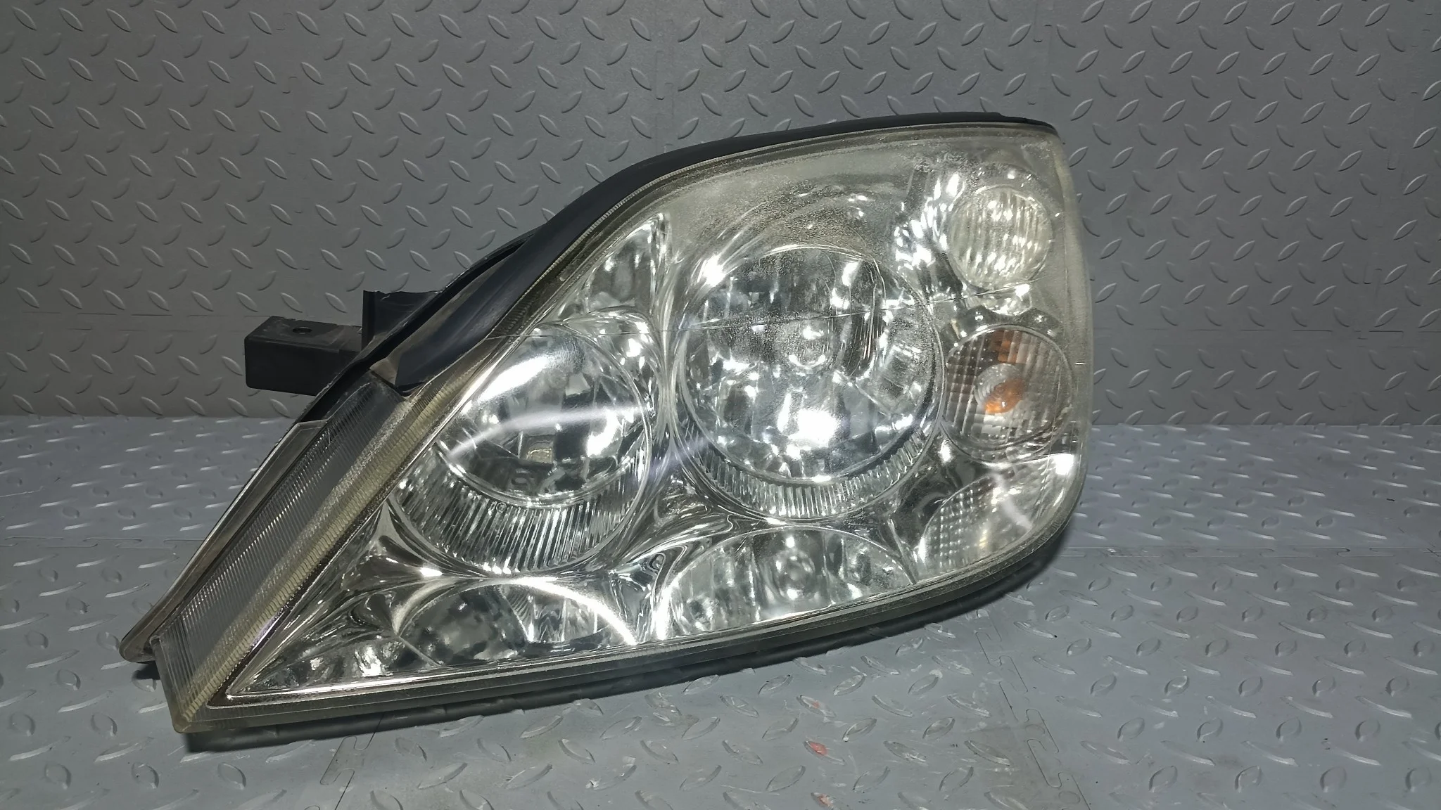 ФАРА NISSAN ЛЕВАЯ 26060AU025  KE436Z