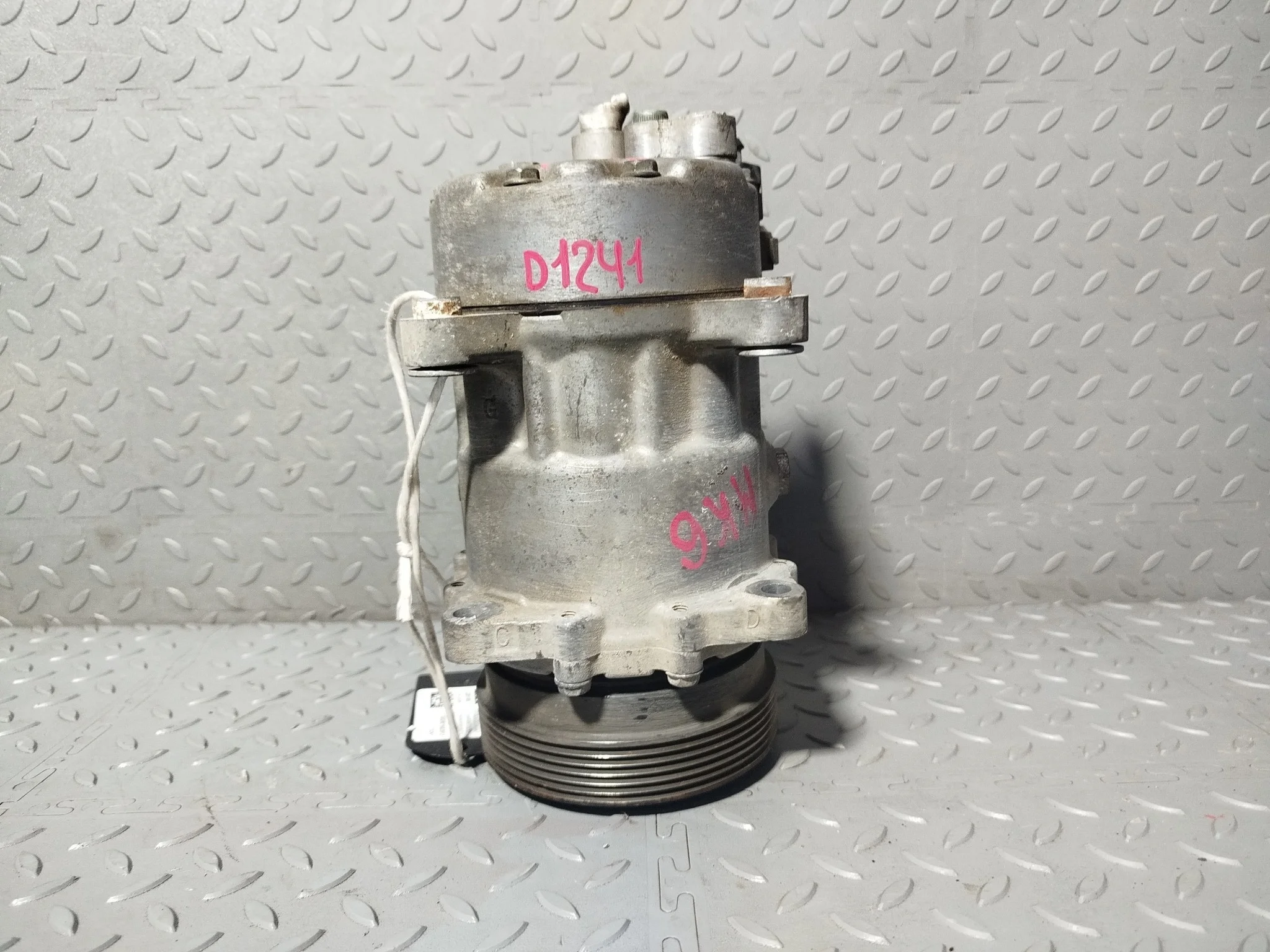 КОМПРЕССОР КОНДИЦИОНЕРА AUDI VOLKSWAGEN SEAT SKODA 1J0820803 D1241