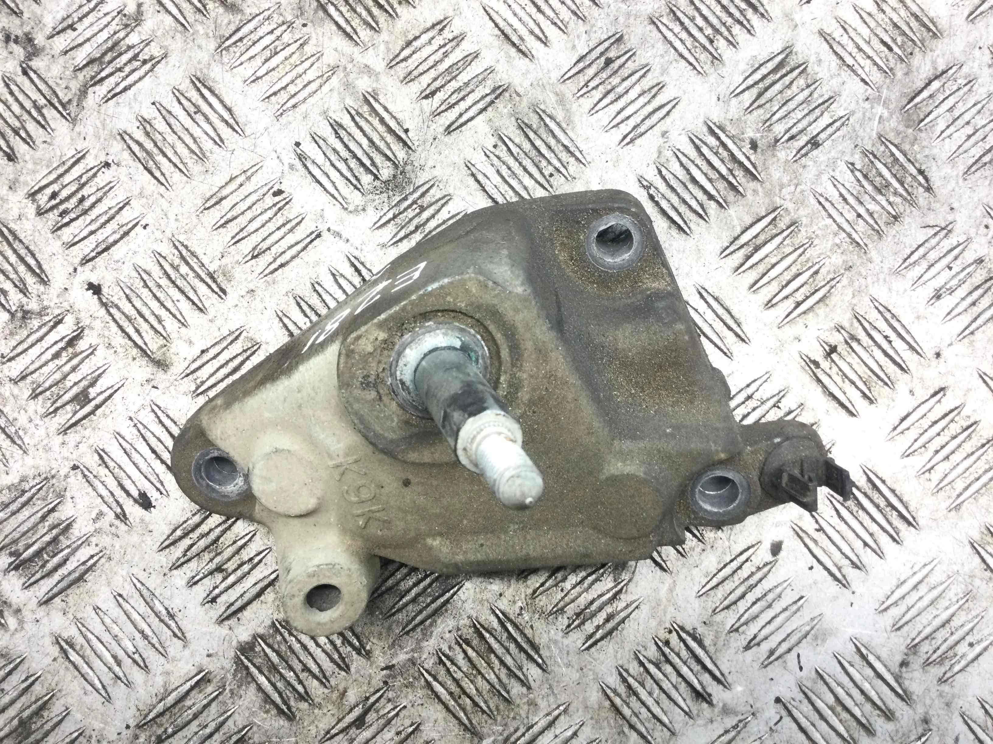 Кронштейн КПП Nissan Qashqai 1 поколение (2007-2010) дизель 1.5 DCI Механика 5-дв, х/б