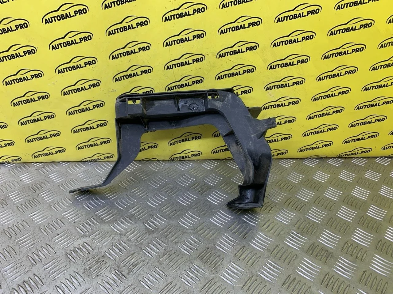 Кронштейн заднего бампера правый Mercedes-Benz GL-Класс I X164 500 (2006-2009) 2006 A1646190214 5.5 I M273