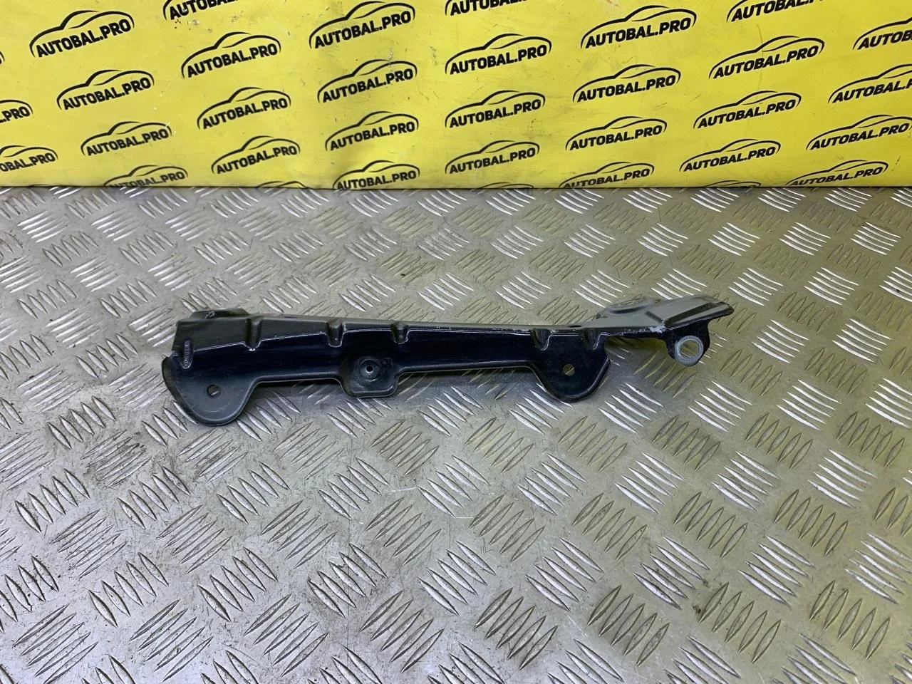 Кронштейн Mercedes-Benz GL-Класс I X164 500 (2006-2009) 2006 A1648800014 5.5 I M273