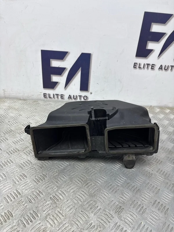 Воздхозаборник Mercedes E 2010 A2128300103 W212 3.5