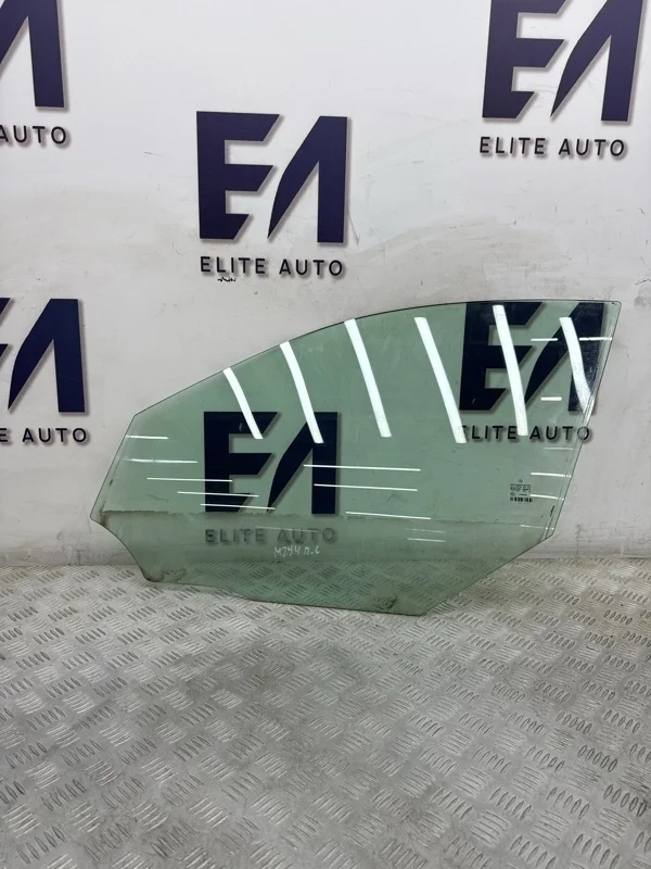 Стекло двери Mercedes E 2010 A2127250710 W212 3.5, переднее левое
