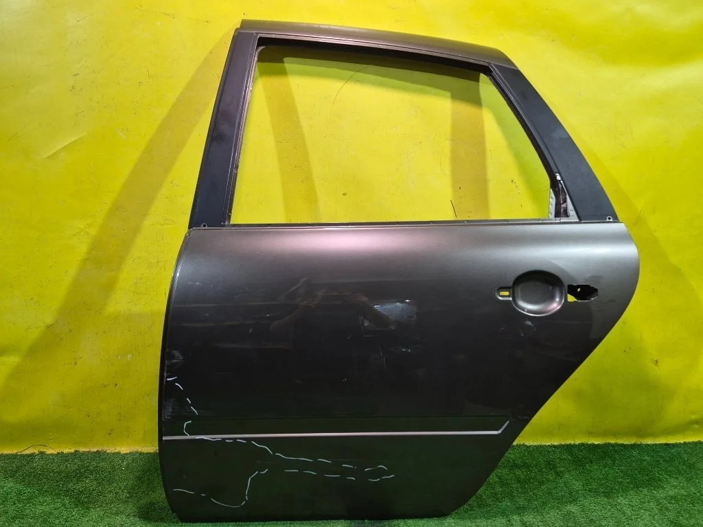 Дверь задняя левая Lada Granta 2013-
