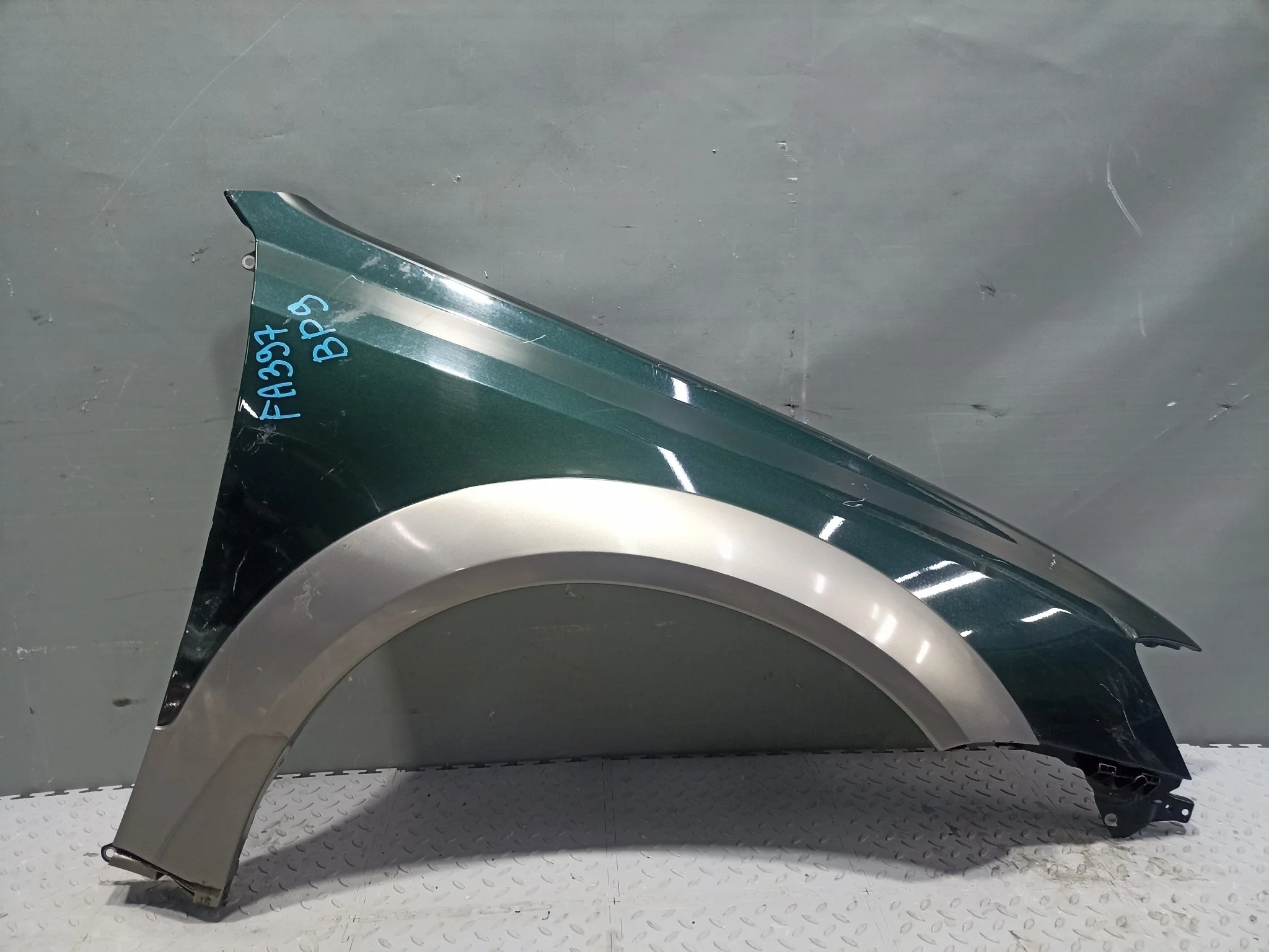 КРЫЛО SUBARU OUTBACK 57110AG0209P ПЕРЕДНЕЕ ПРАВОЕ  зеленый, 3M1 FA397