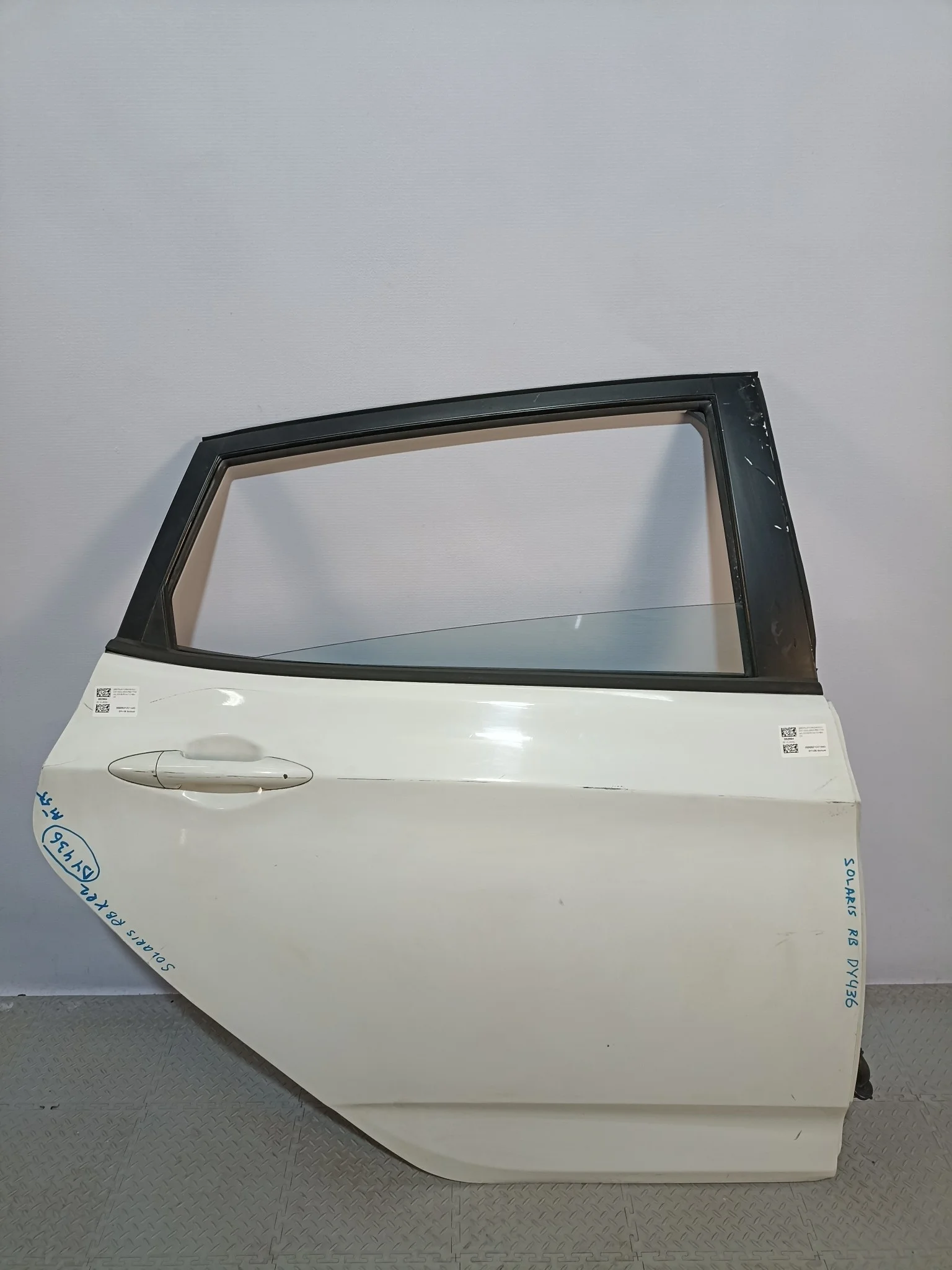 ДВЕРЬ HYUNDAI ACCENT SOLARIS 770044L200 ЗАДНЯЯ ПРАВАЯ  белый DY436