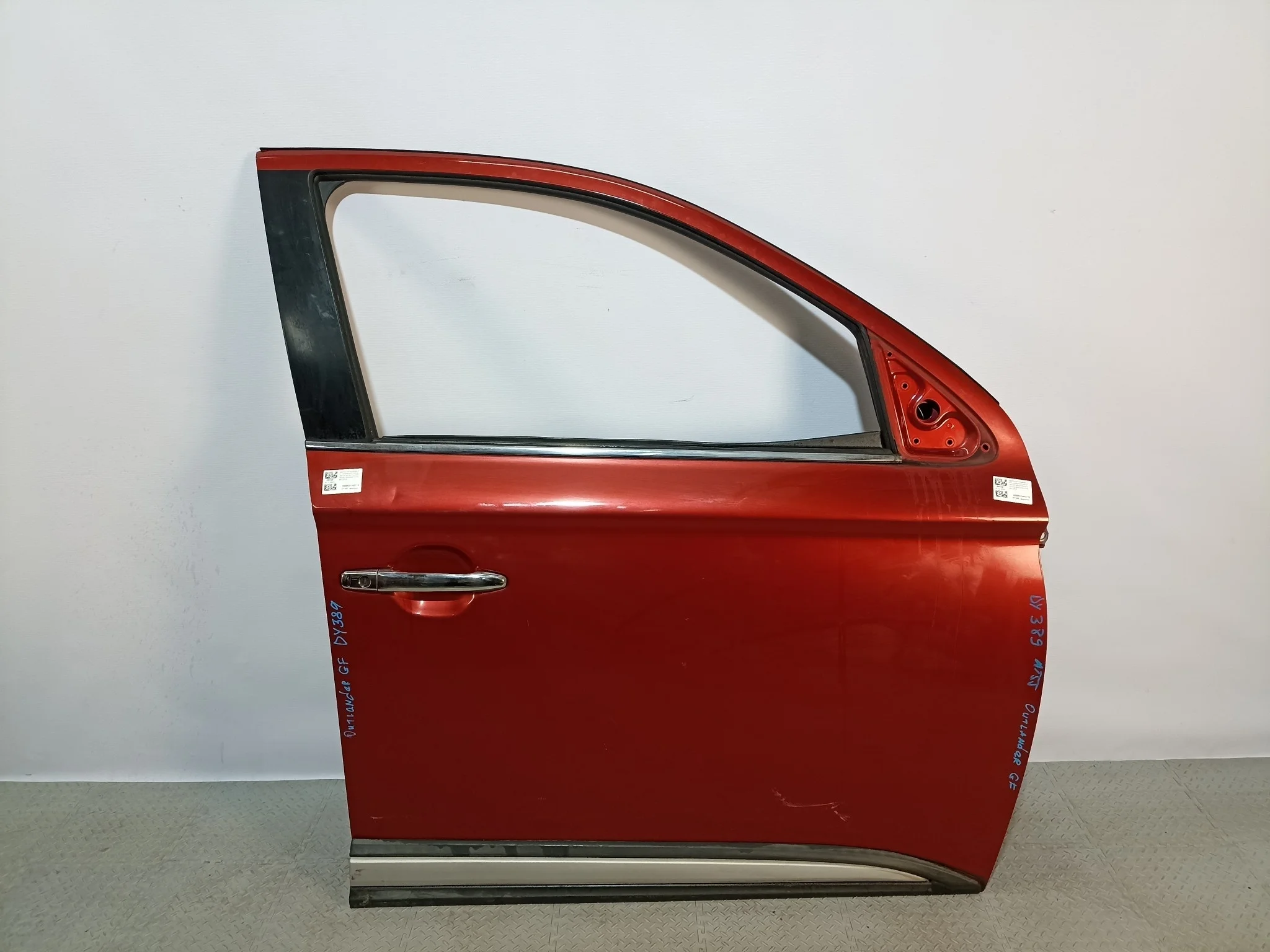ДВЕРЬ MITSUBISHI OUTLANDER 5700B672 ПЕРЕДНЯЯ ПРАВАЯ  красный DY389