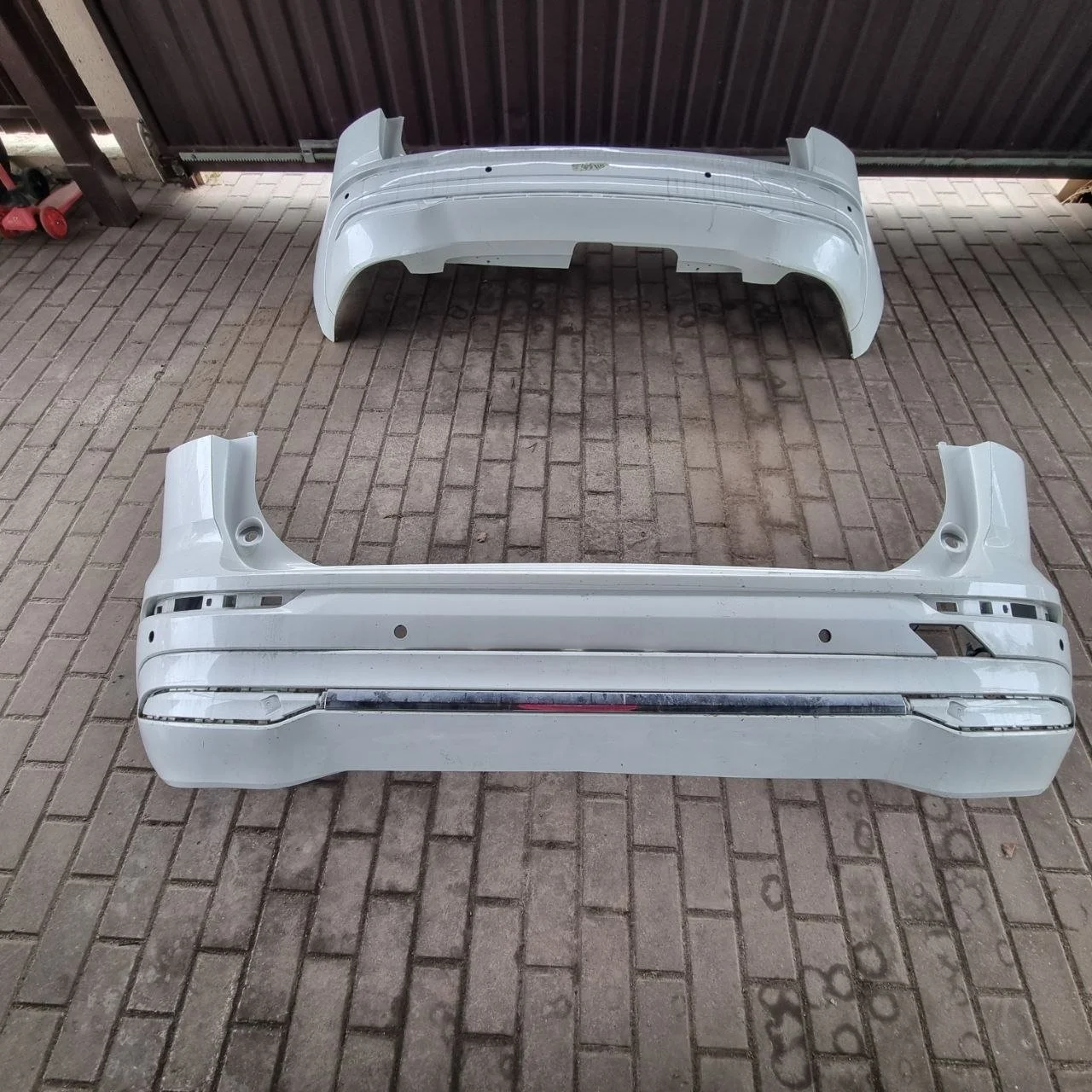 Бампер задний для Volvo XC60 2017+ (31425198)