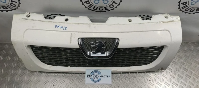 Решетка радиатора Peugeot Boxer