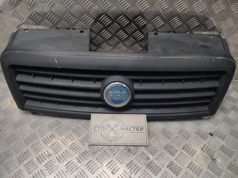 Решетка радиатора Fiat Doblo 223
