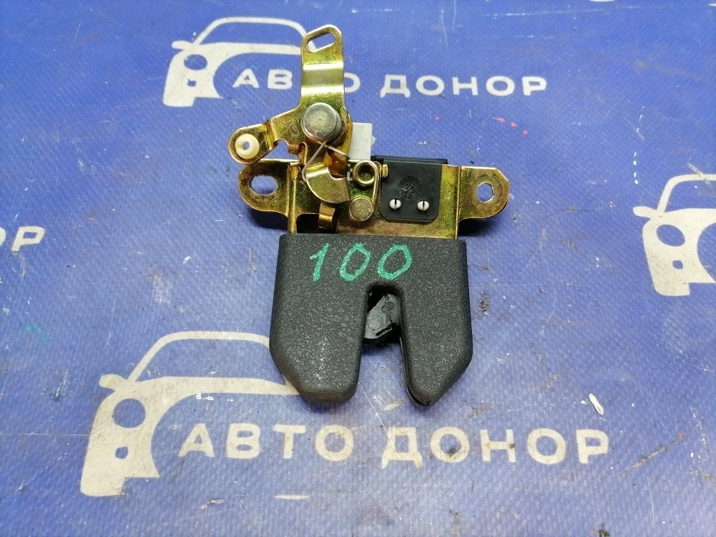 замок багажника VOLKSWAGEN PASSAT 3B3 AMX, ATQ - 3B5827505M