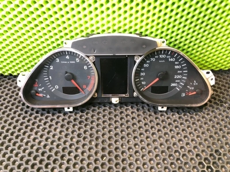 Панель приборов Audi A6 2004-2008 C6