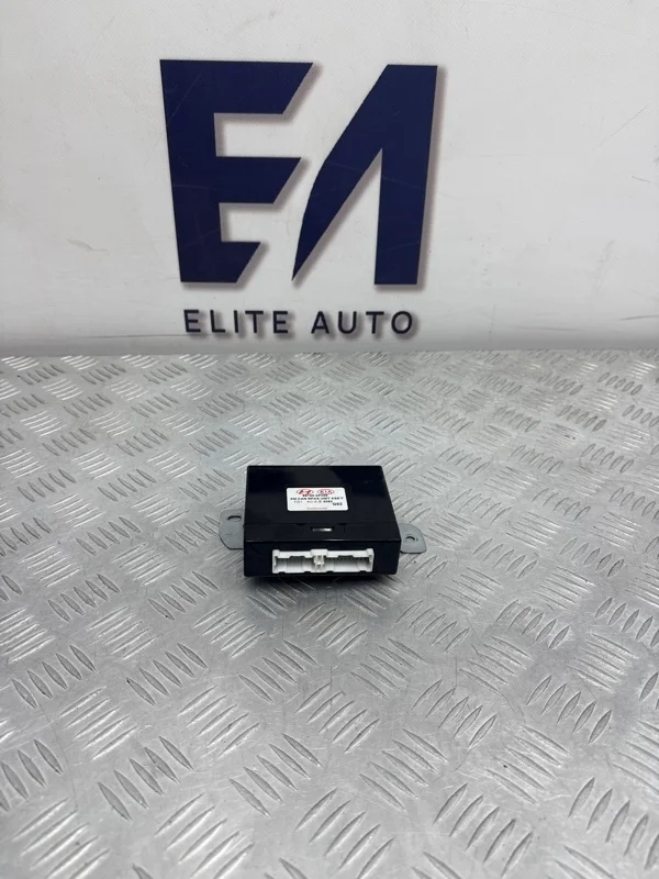 Блок управления парктрониками KIA Sorento 2010 957002P200 2 2.4