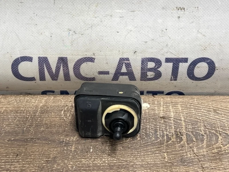 Корректор фары Volvo XC90 8678121 XC90 3.2