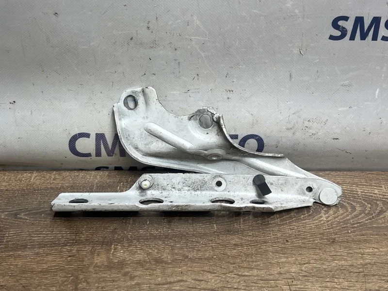 Петля капота Audi A6 4G8823301E C7 2.0T CYP, левая