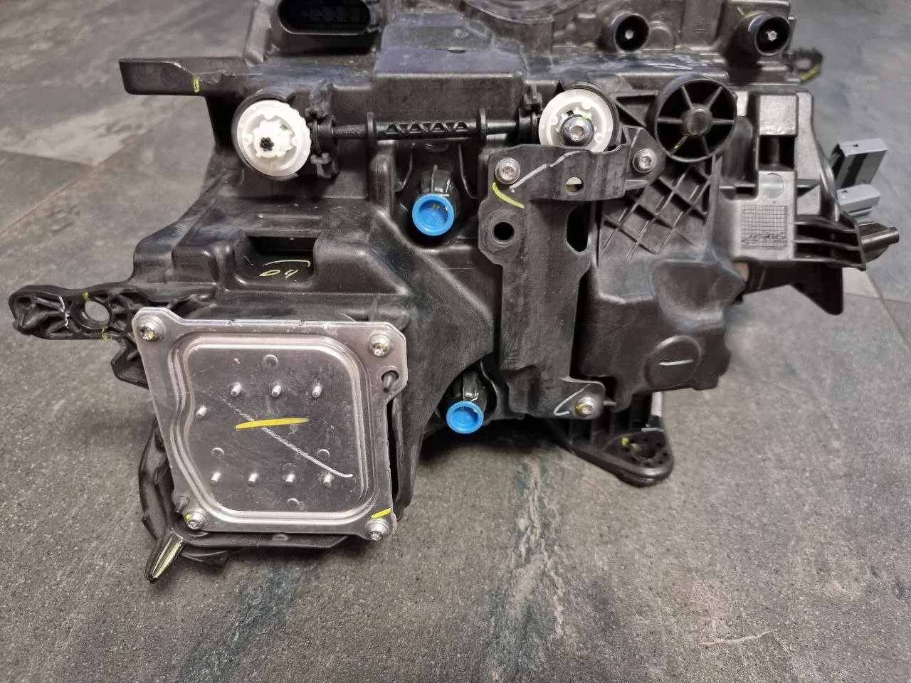 Фара правая Volvo S60 2019+ Volvo V60 2018+ Led Volvo S60 III 2018-2023 Volvo V60 2019+