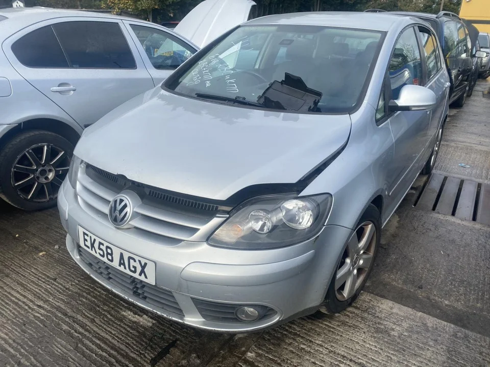 Продажа Volkswagen Golf Plus 1.6 (102Hp) (BSE) FWD AT по запчастям