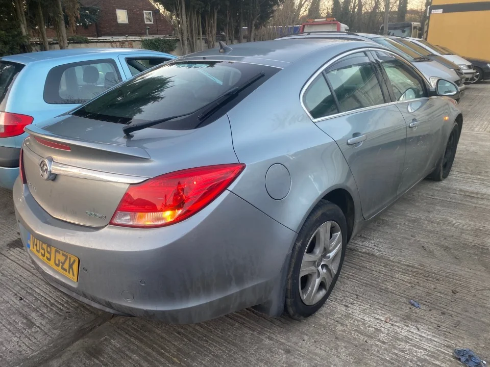 Продажа Opel Insignia 2.0D (130Hp) (A20DTJ) FWD MT по запчастям