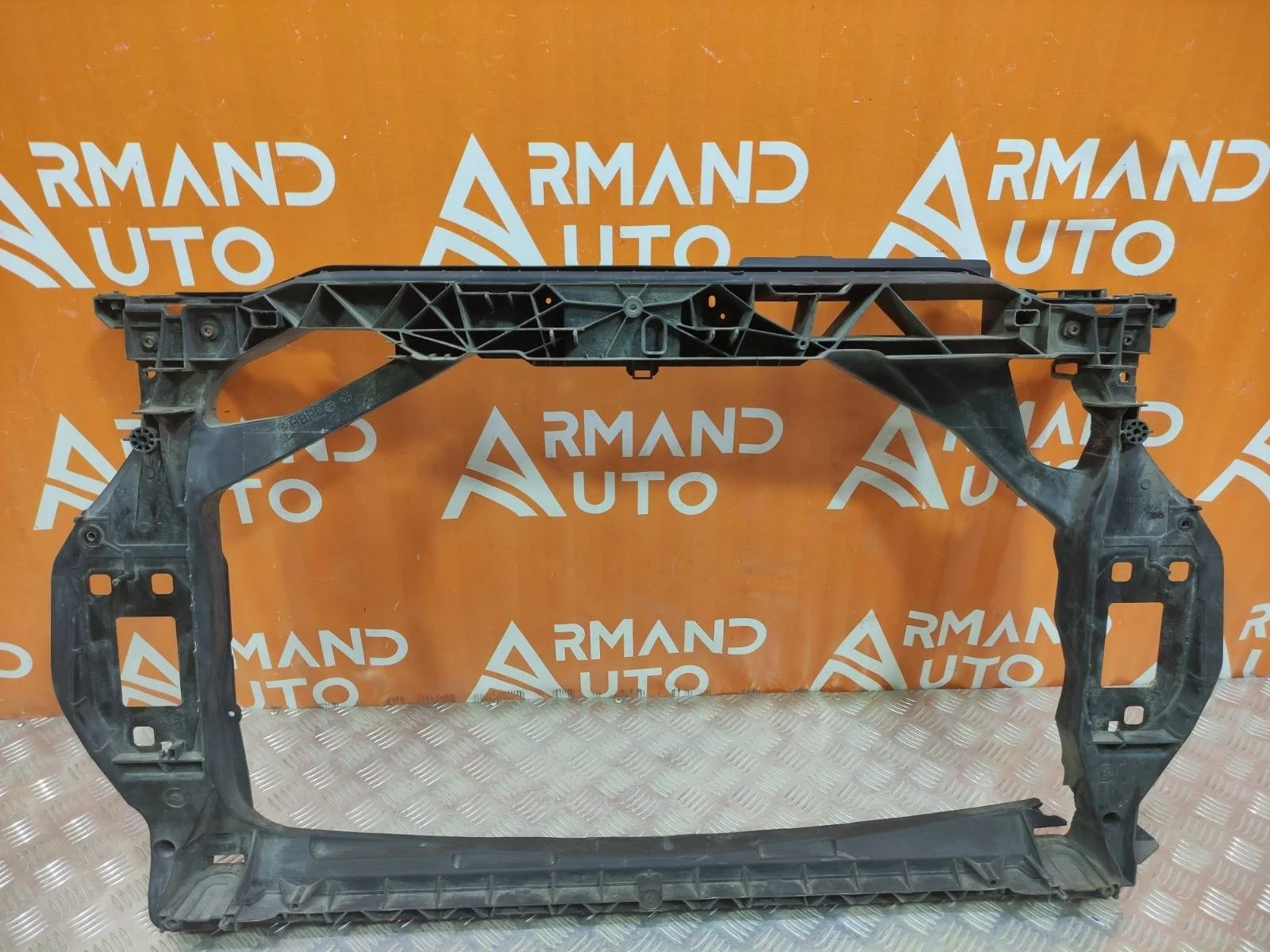 Панель передняя (суппорт радиатора) Audi Q3 2011-2018 8U0805594F 1 8U