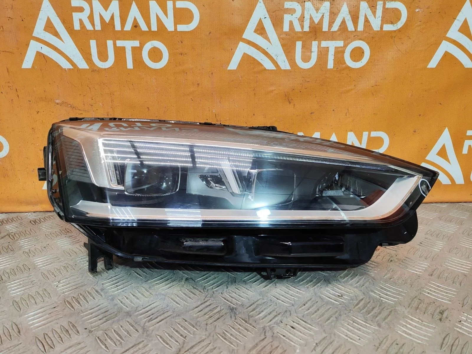 Фара Audi A5 2016-2025 8W6941774D 2 F5, правая