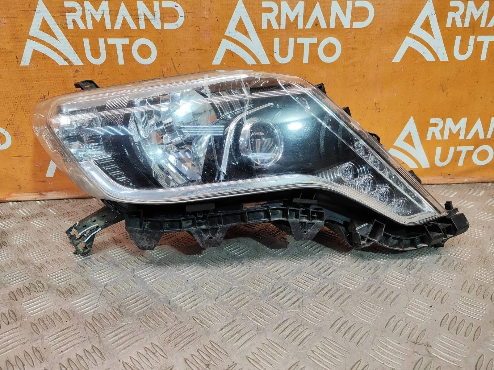 Фара Toyota Land Cruiser Prado 2013-2017 8114560J20 150, правая