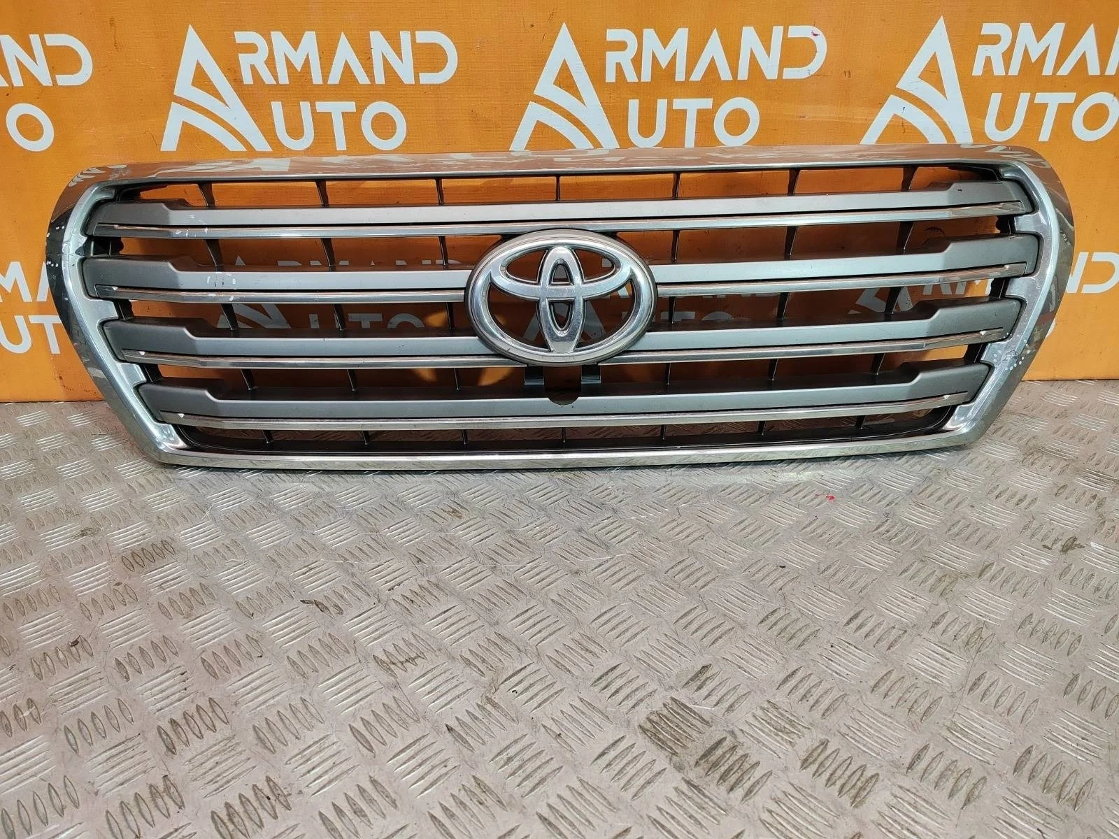 Решетка радиатора Toyota Land Cruiser 2012-2015 5310160A41 200
