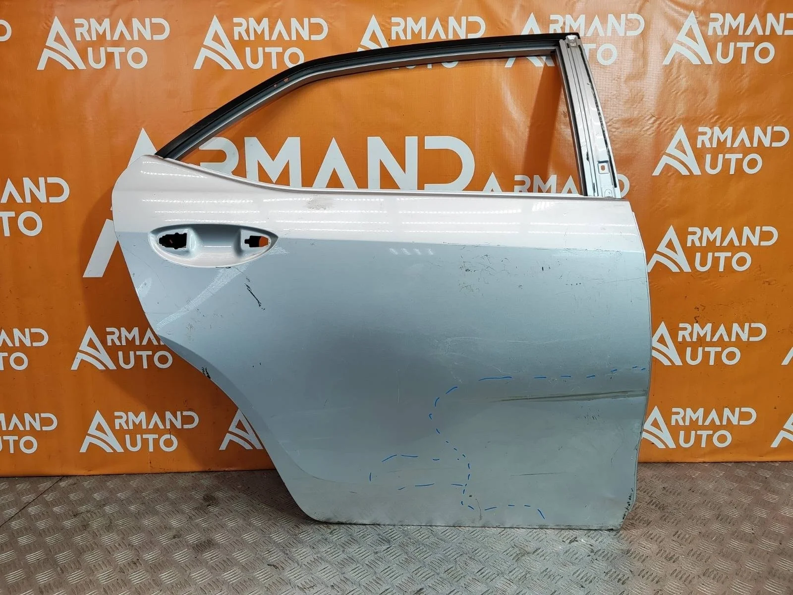 Дверь Toyota Corolla 2012-2019 6700302410 11 E180, задняя правая
