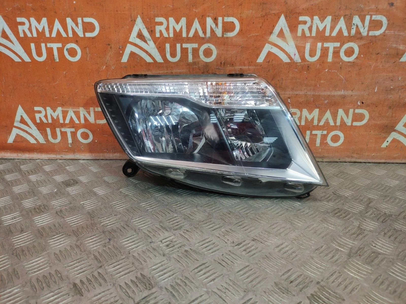Фара Nissan Terrano 2014-2022 2601000Q1G 3 D10, правая