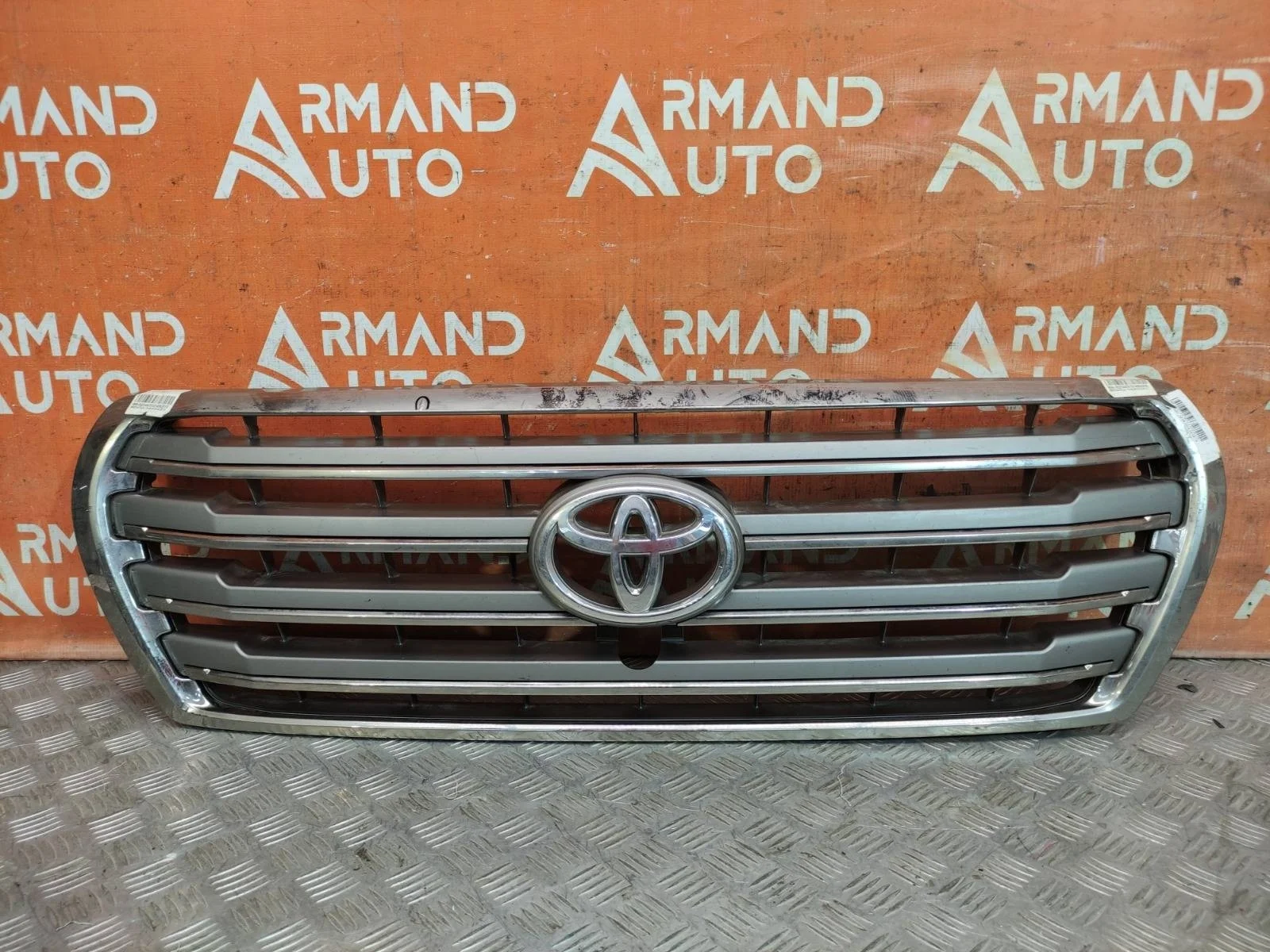 Решетка радиатора Toyota Land Cruiser 2012-2015 5310160A41 200