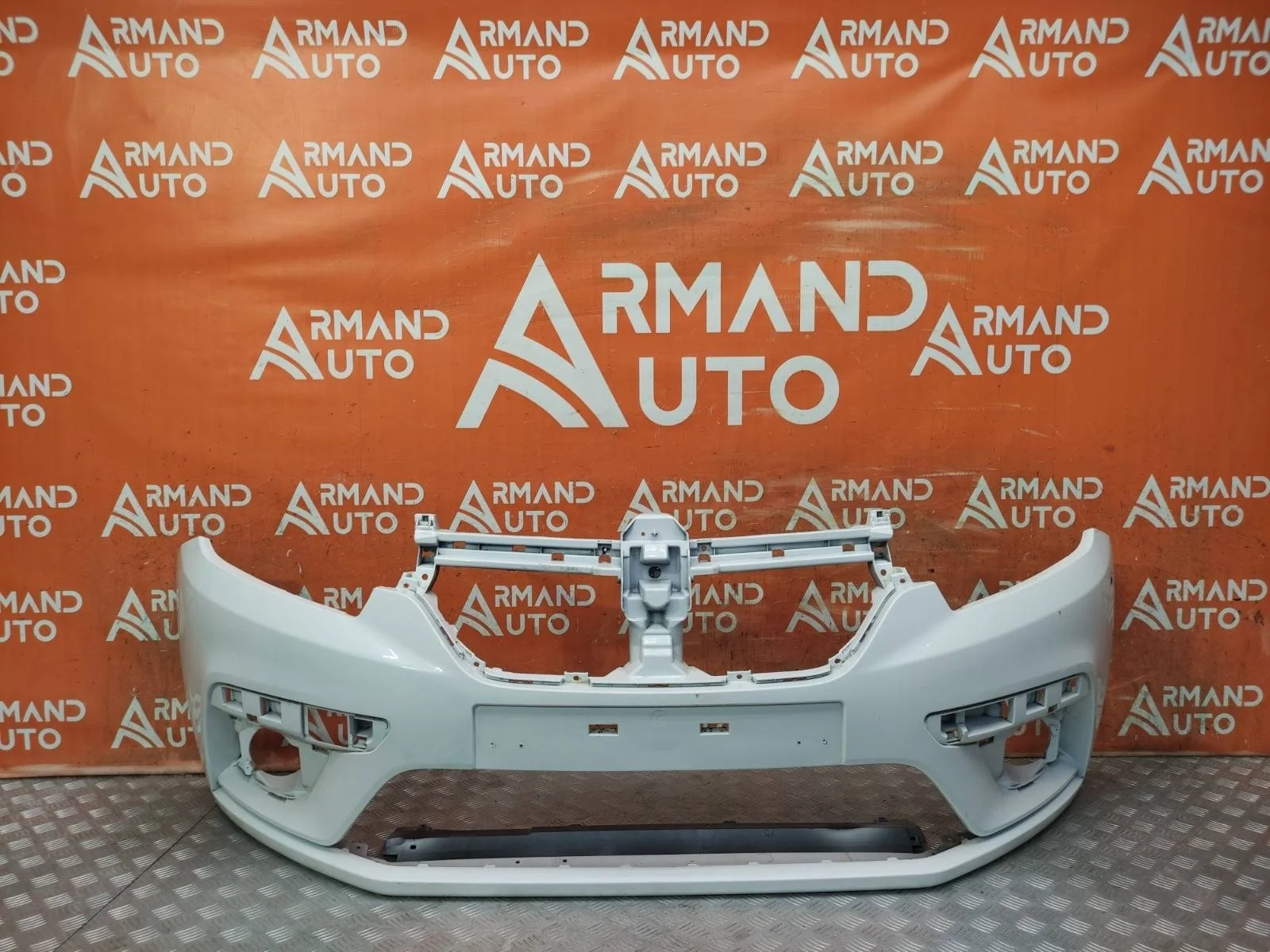 Бампер Renault Logan 2018-2022 620220063R 2, передний