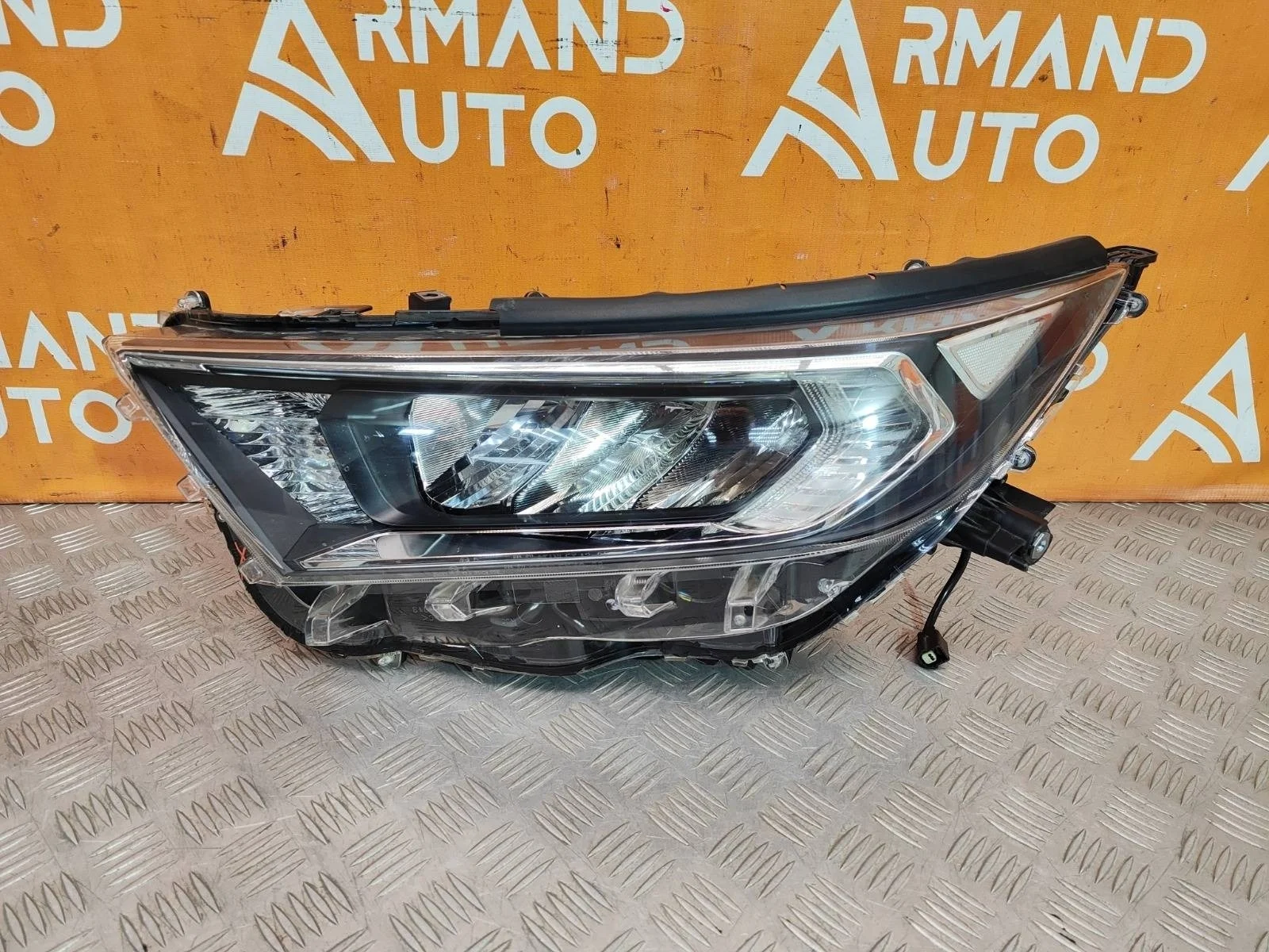 Фара Toyota RAV4 2018-нв 8118542840 5 XA50, левая