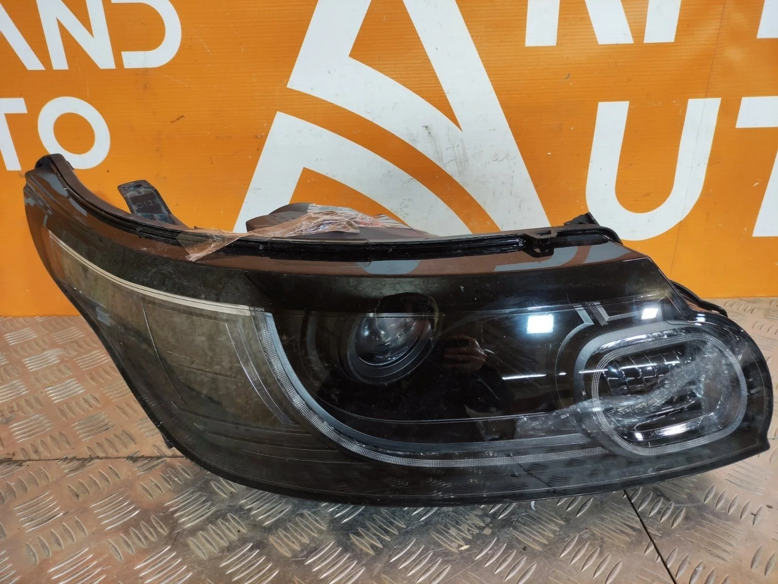 Фара LAND ROVER Range Rover Sport 2013-2017 LR057267 2 L494, правая