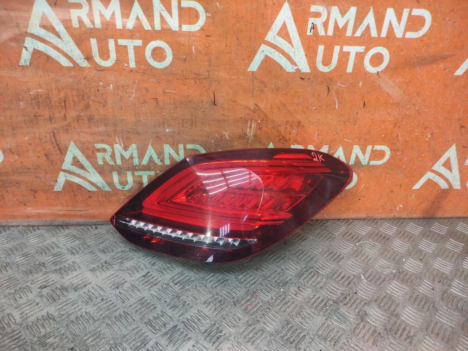 Фонарь Mercedes C-Class 2018-2021 A2059064603 W205, правый