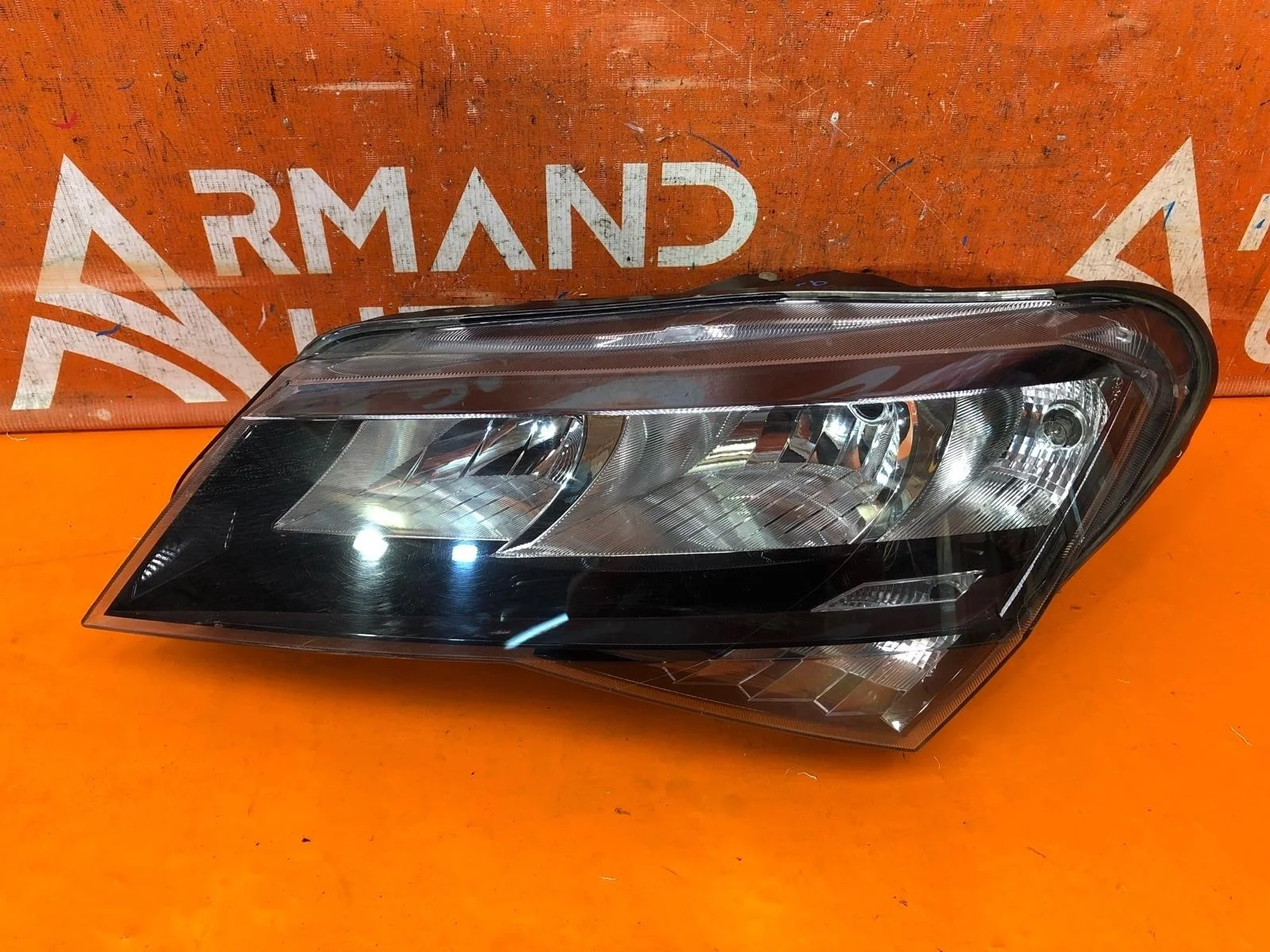 Фара Skoda Superb 2015-2019 3V1941015 3, левая