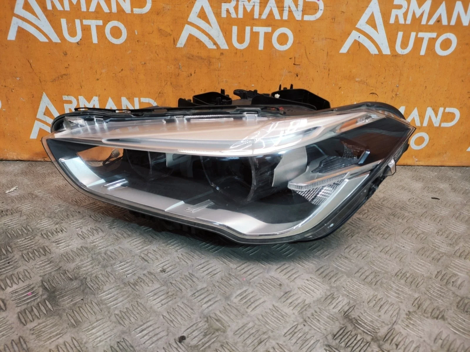 Фара BMW X1 2015-2019 63117436461 F48, левая