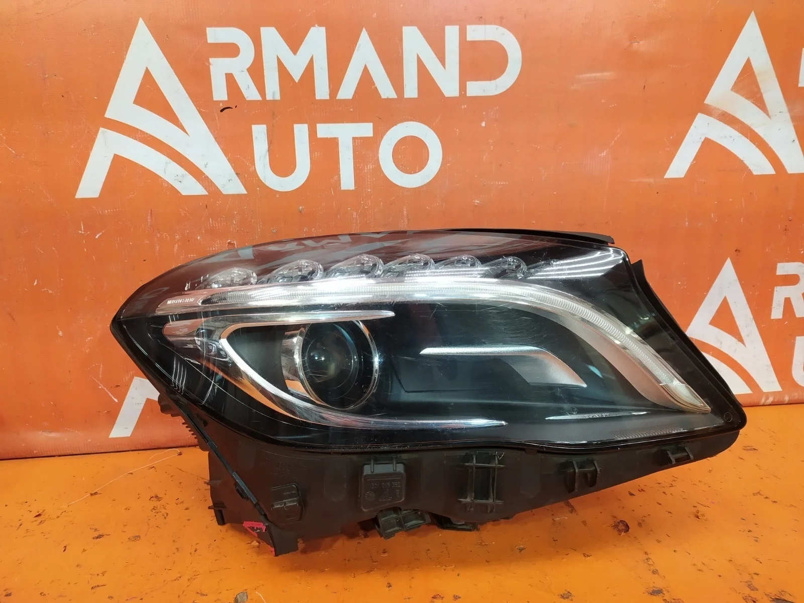 Фара Mercedes GLA-Class 2013-2017 A1569063200 X156, правая