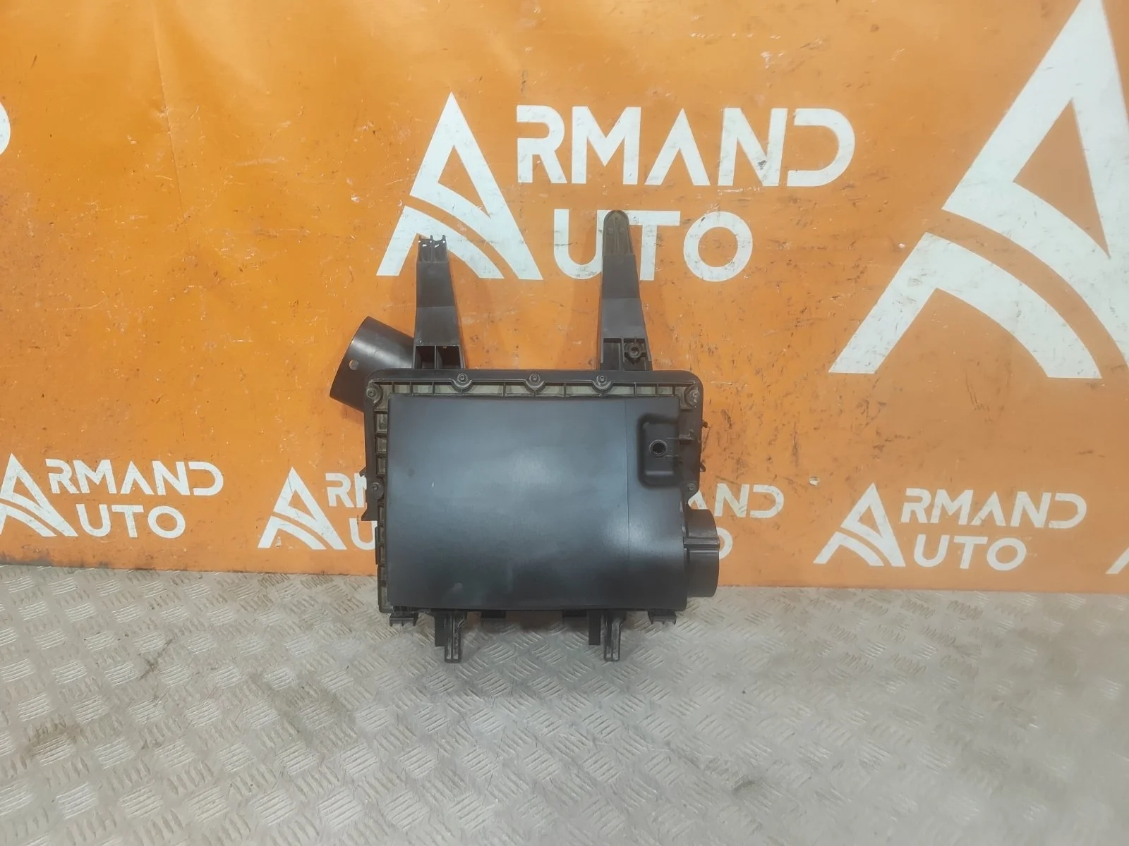 Корпус воздушного фильтра Mercedes Sprinter 2018-нв A9075280000 BR.907