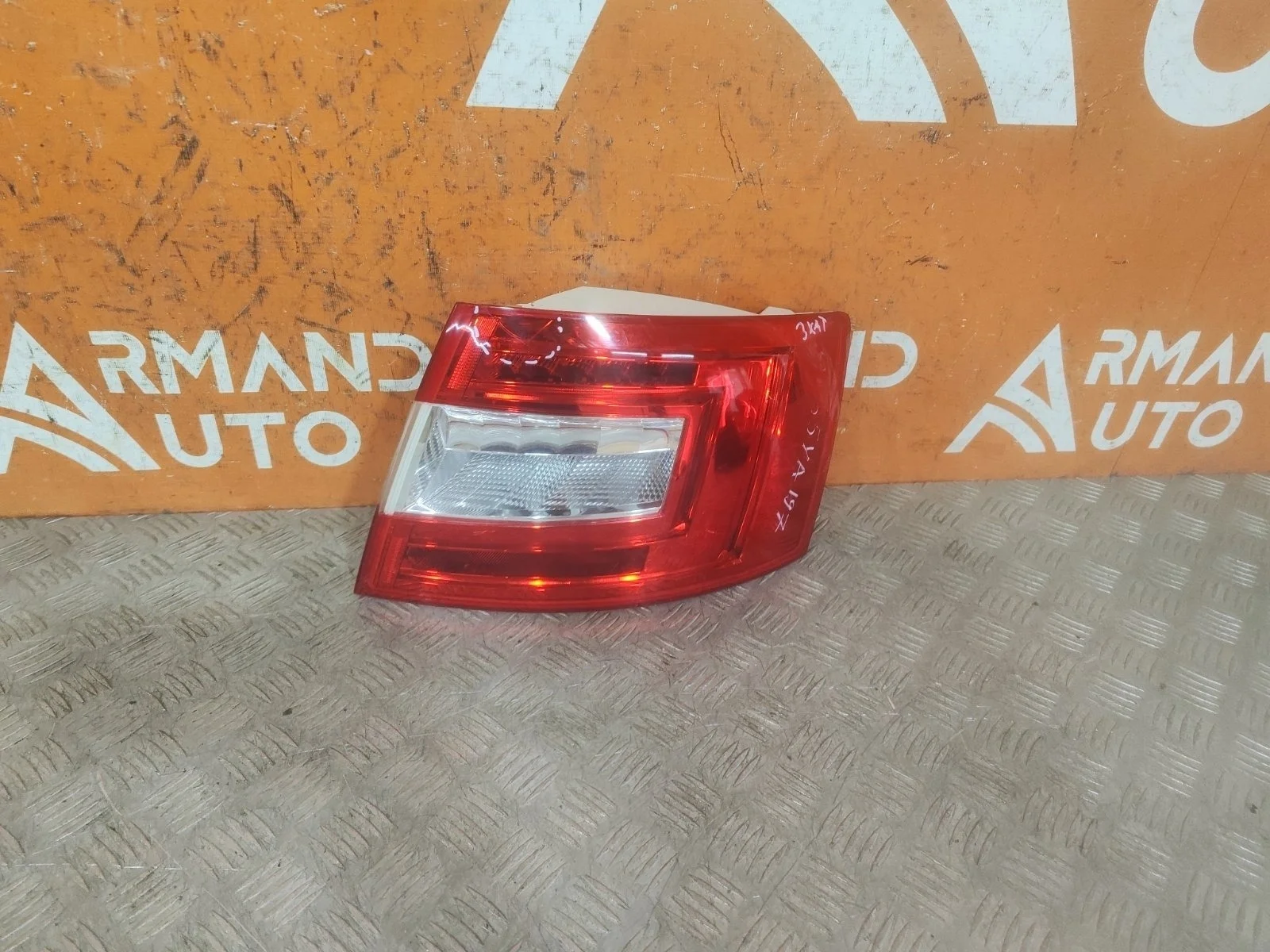 Фонарь Skoda Octavia 2013-2017 5E5945112A 3 A7 (5E), правый